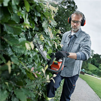 HEDGE TRIMMERS